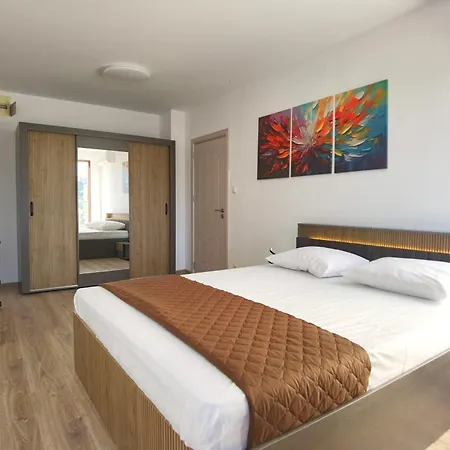 Apartmanhotel Cabacum Pleasure Beachfront - 50m To And Pool