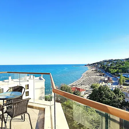 Cabacum Pleasure Beachfront - 50m To And Pool