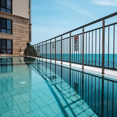 Aparthotel Cabacum Pleasure Beachfront - 50m To And Pool Varna
