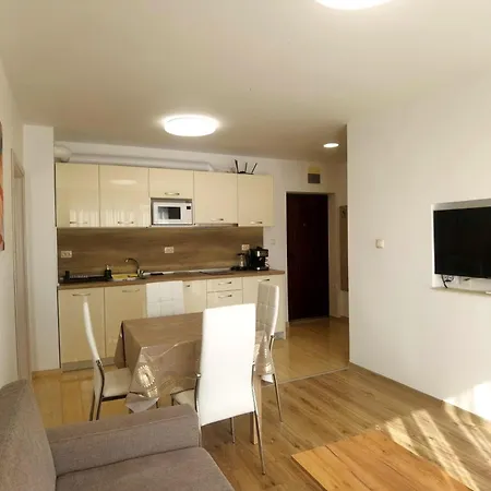 Aparthotel Cabacum Pleasure Beachfront - 50m To And Pool Varna