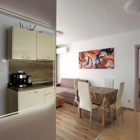 Cabacum Pleasure Beachfront - 50m To And Pool Varna